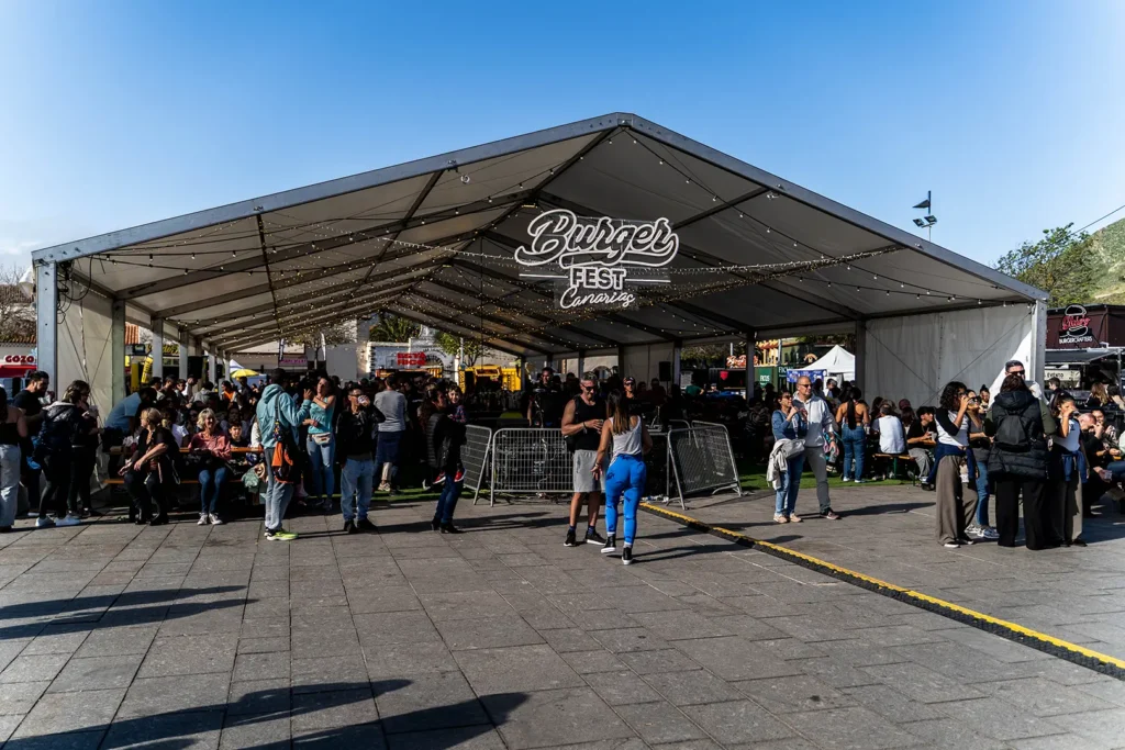 Instalación de carpas modulares resistentes para ferias, conciertos y eventos corporativos – Eventalia Group
