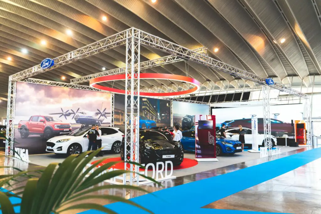 Producción de sonido, estructuras, pantallas e iluminación para la Feria del Motor 2022 en el Recinto Ferial de Santa Cruz – Eventalia Group