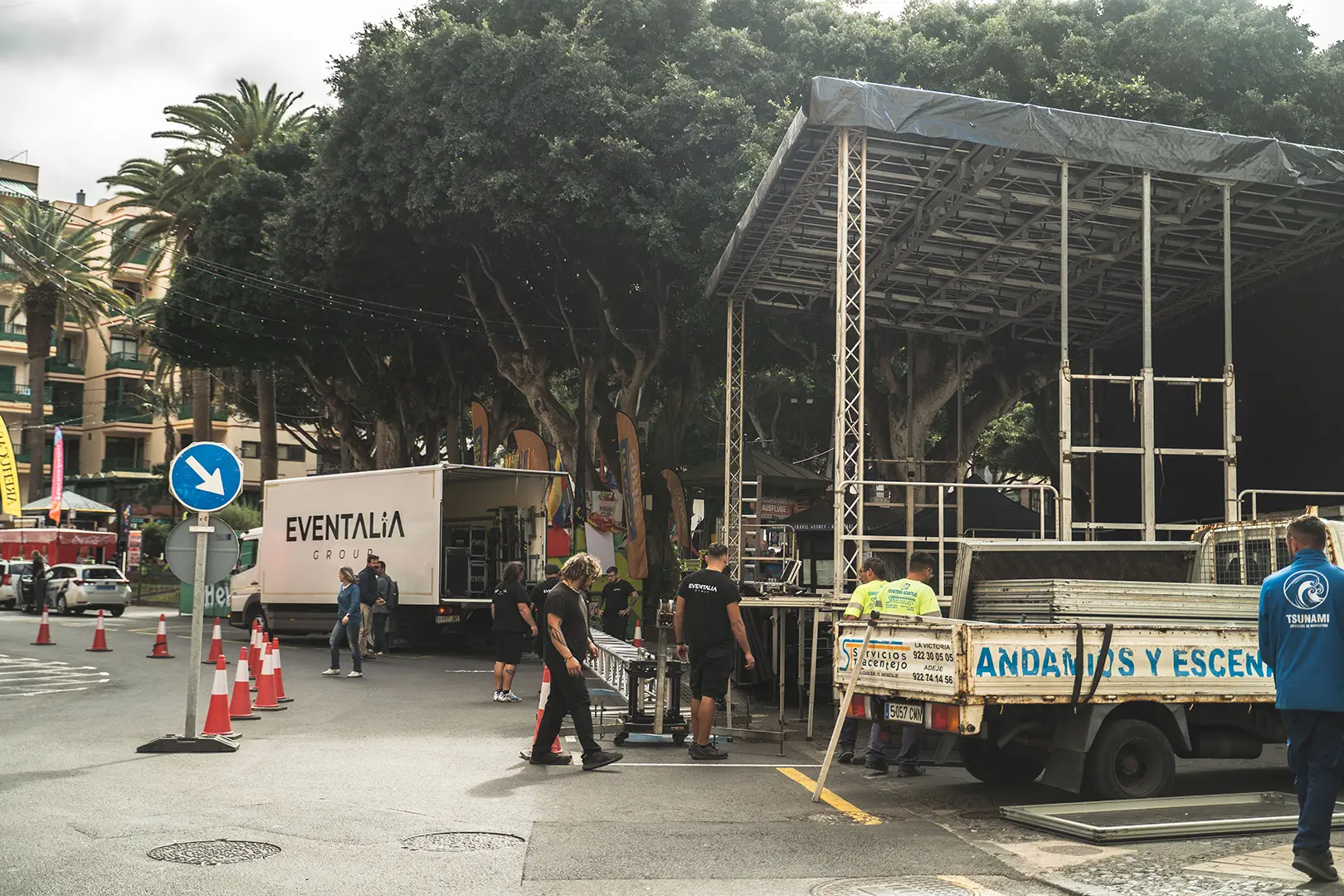 Escenario móvil Stagemobil XXL montado para un evento en Tenerife.