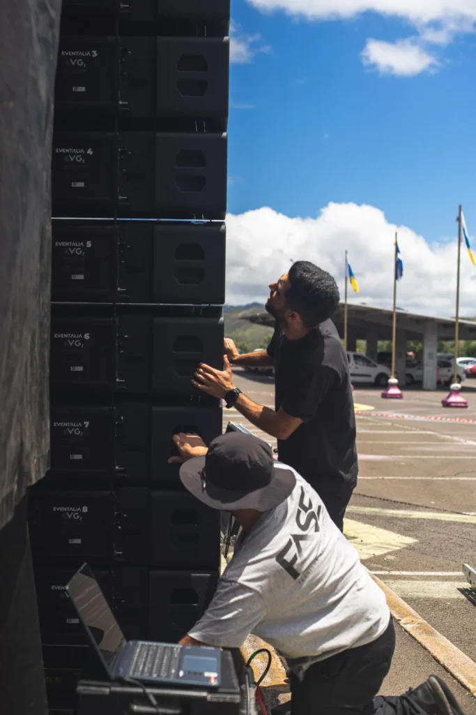 Montando nuevo sistema de sonido para evento