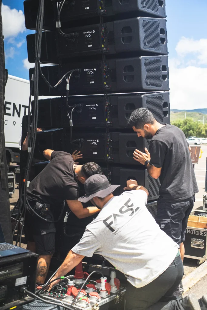 Montando nuevo sistema de sonido para evento